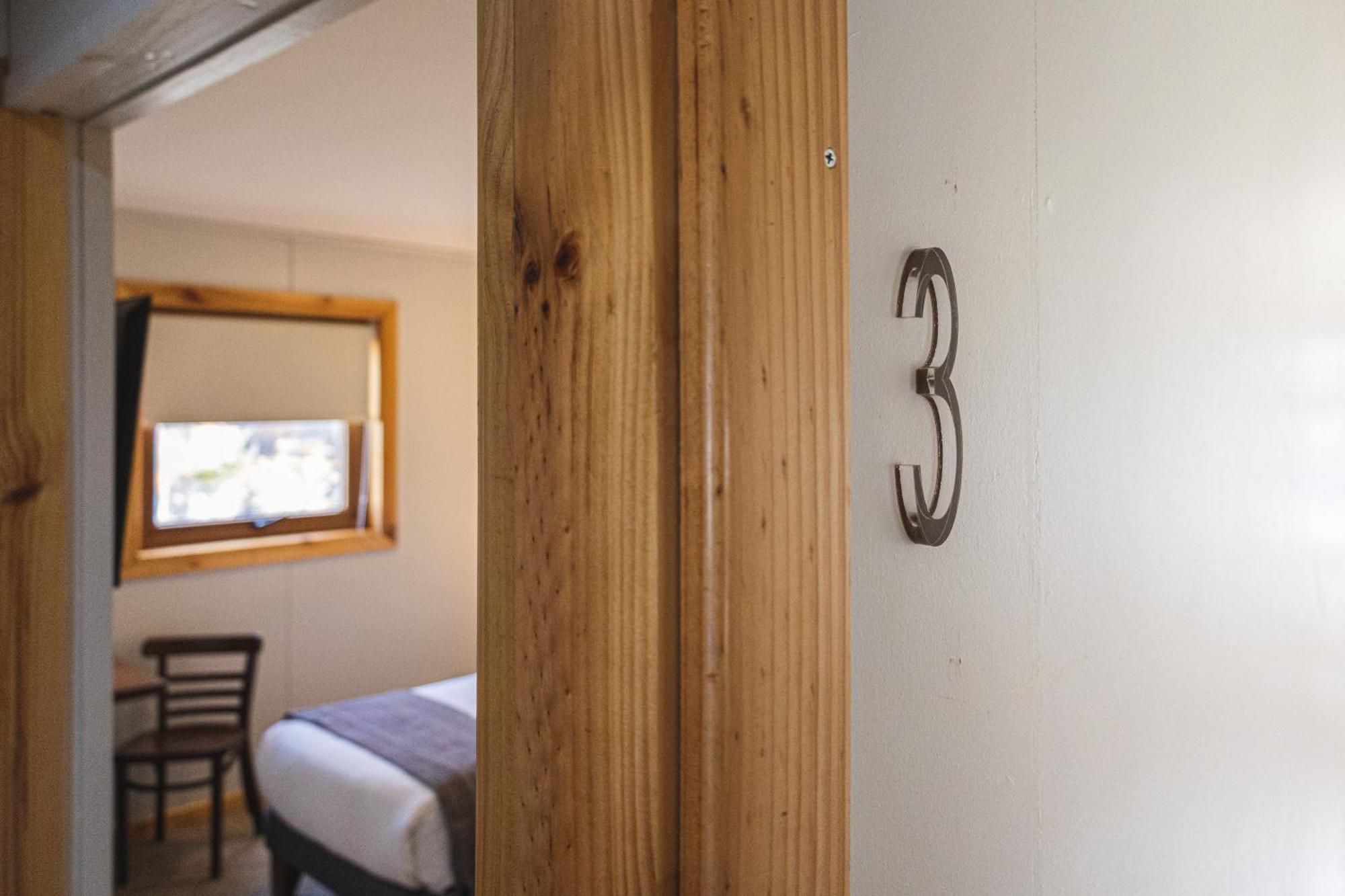 Hotel Fiofio Spa Puerto Williams Exterior photo